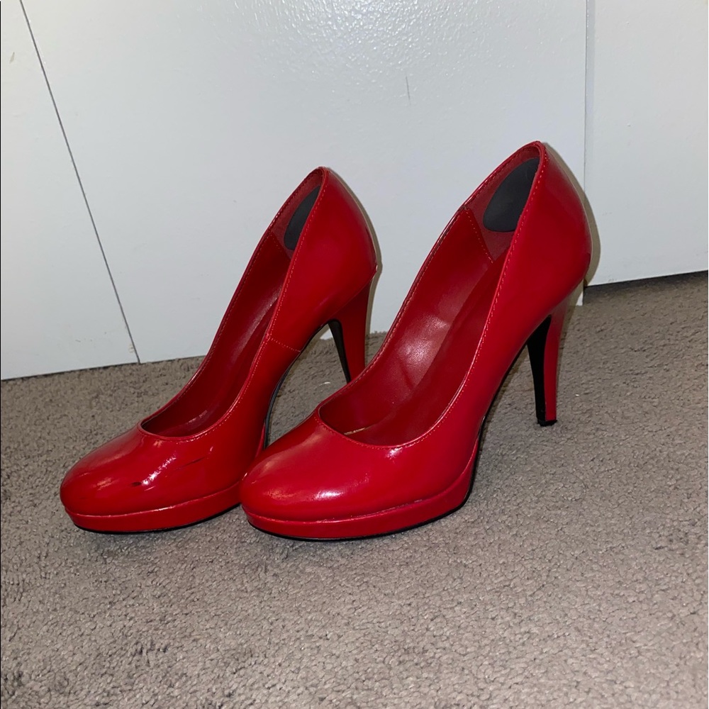 HOT HIGH HEELS!
